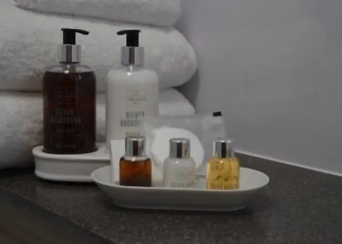 Hotel Orchard Cayton